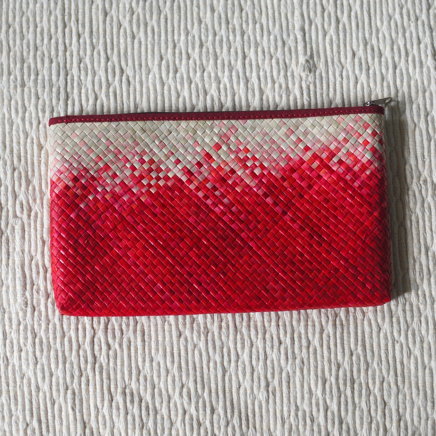 "Pandanus King" 9.5" Gradient red Pandan Woven Zip Pouch