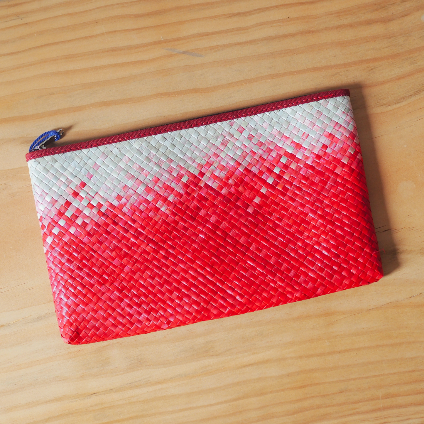 Coq and Malai Pandanus King 9.5 Gradient Red Pandan Woven Zip Pouch